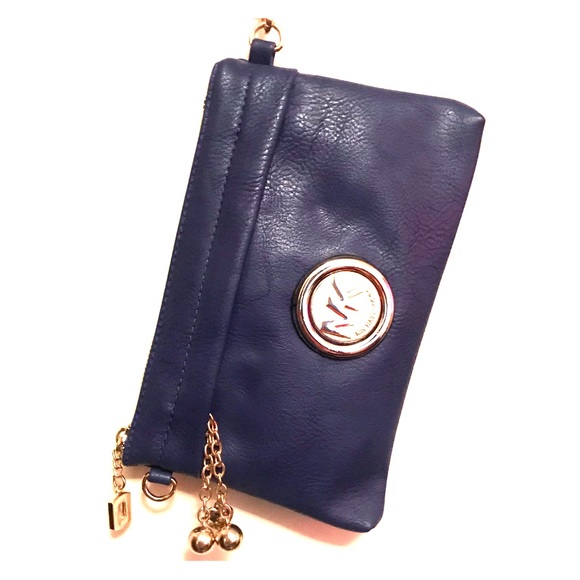 Handbags - NWOT Michael Kors small purse